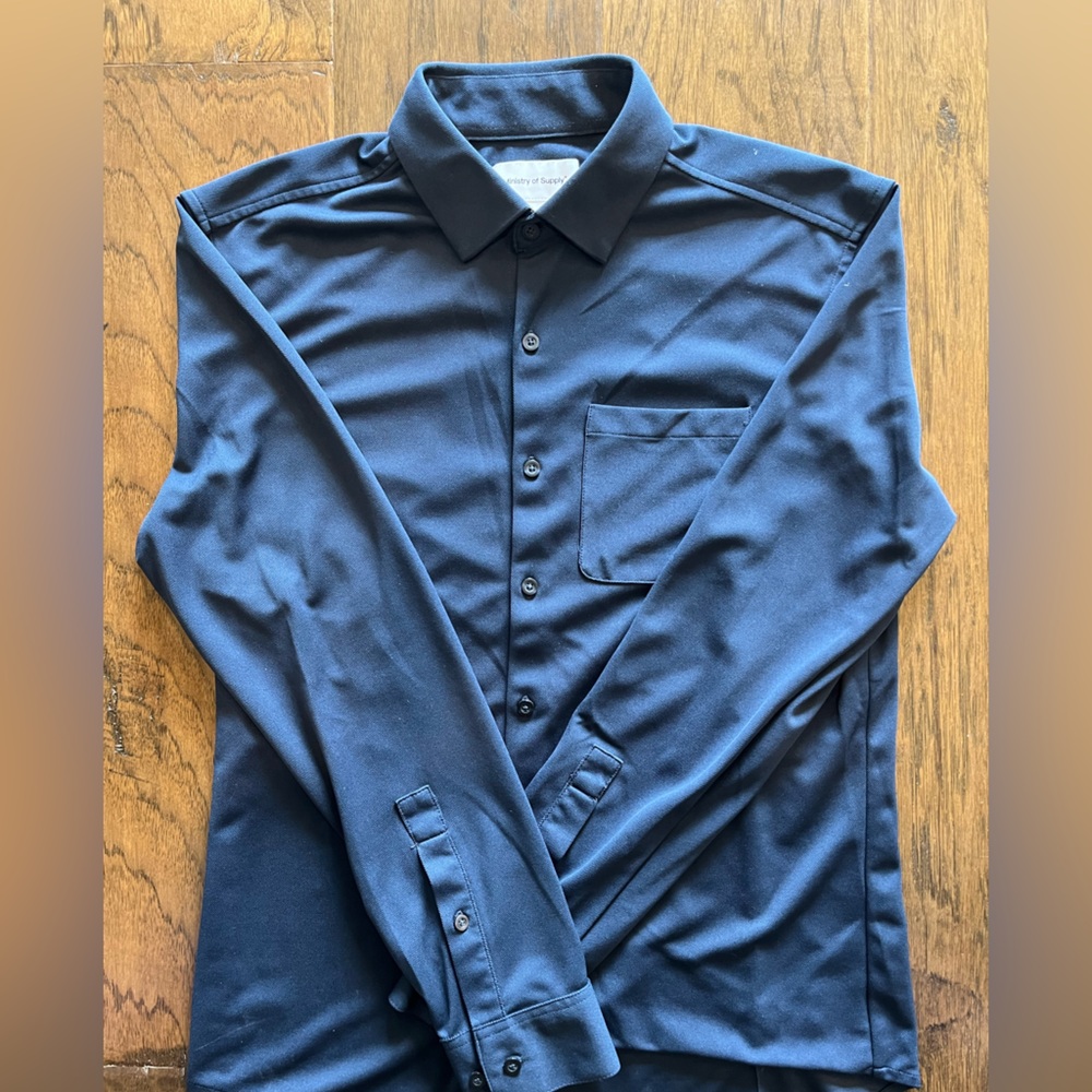 Ministry of Supply. Long sleeve. Apollo. Dress shirt w pocket. Size Medium. Navy